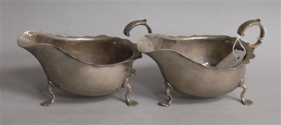 A pair of George V silver sauceboats, Martin, Hall & Co Ltd, Sheffield, 1922, 8 oz.